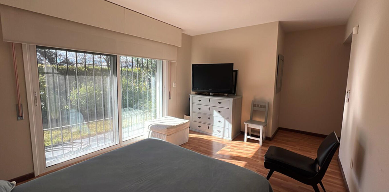 Apartamento en Carrasco, con Jardín y Parrillero — imagen 8