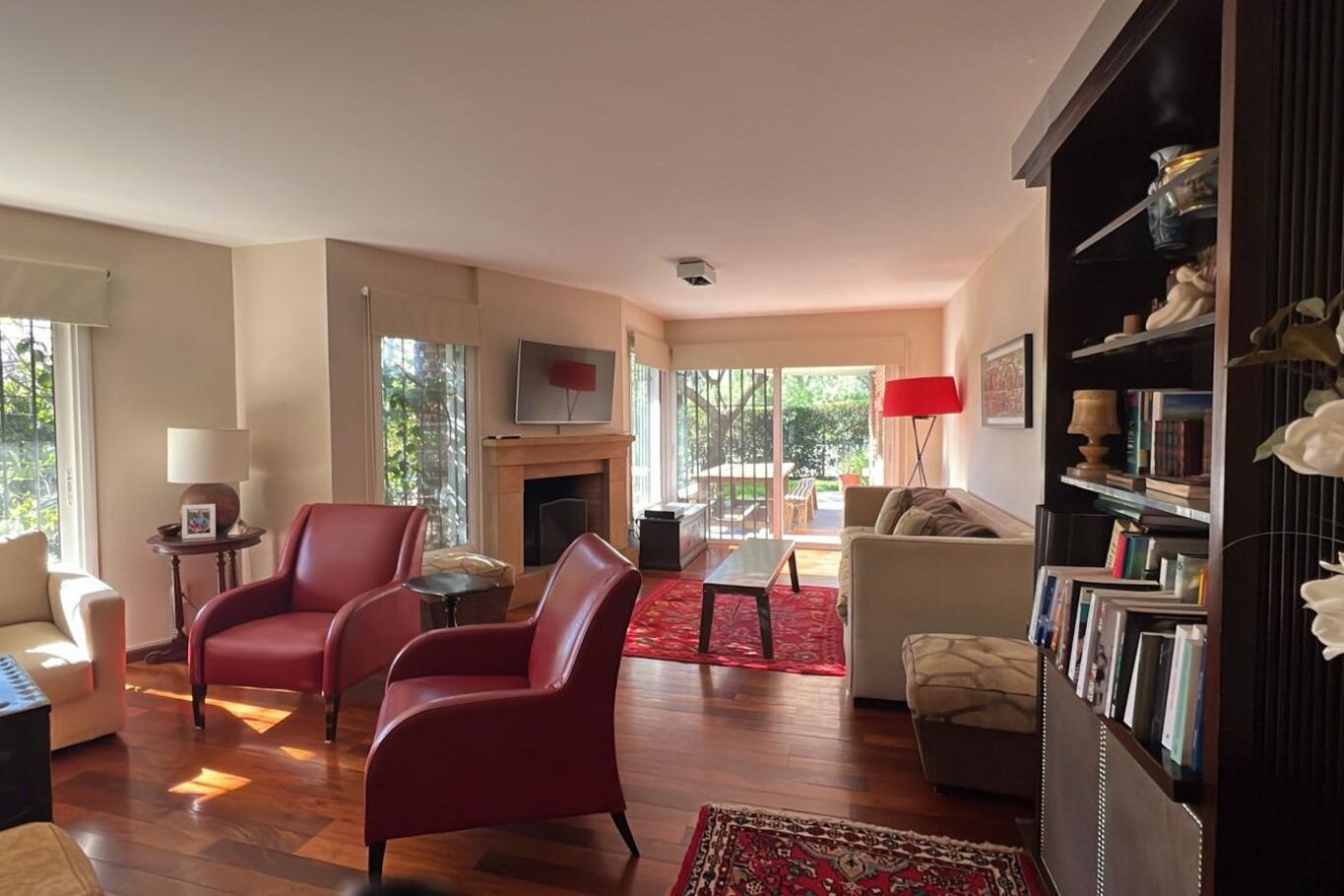 Apartamento en Carrasco, con Jardín y Parrillero — imagen 3