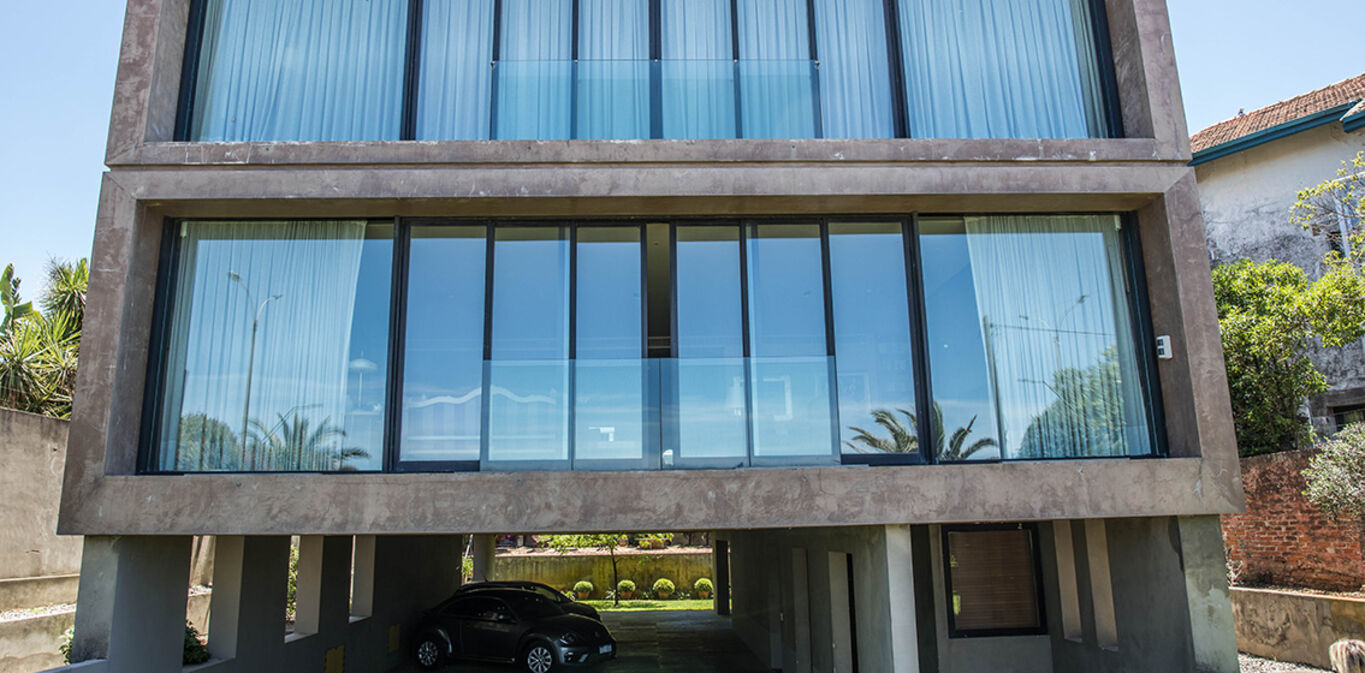 Edificio sobre Rambla del Centro de Carrasco — imagen 3