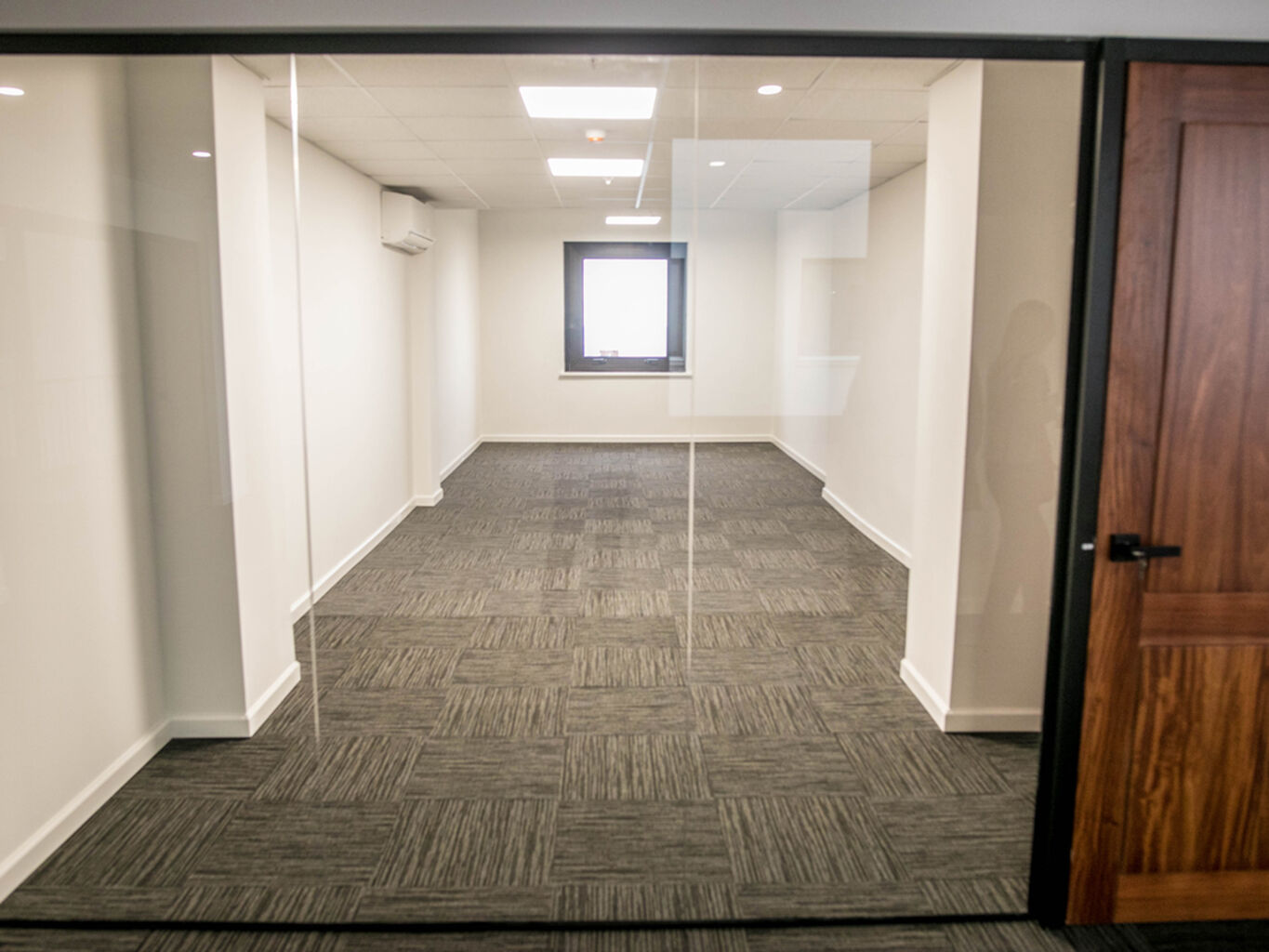 Oficinas Vp Work en Victoria Plaza Office Tower — imagen 3