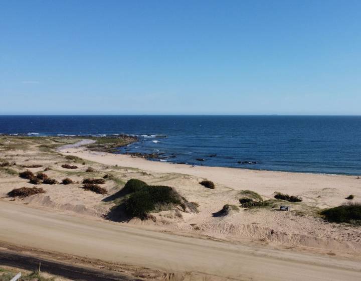 Terreno en Primera Línea en Punta Colorada