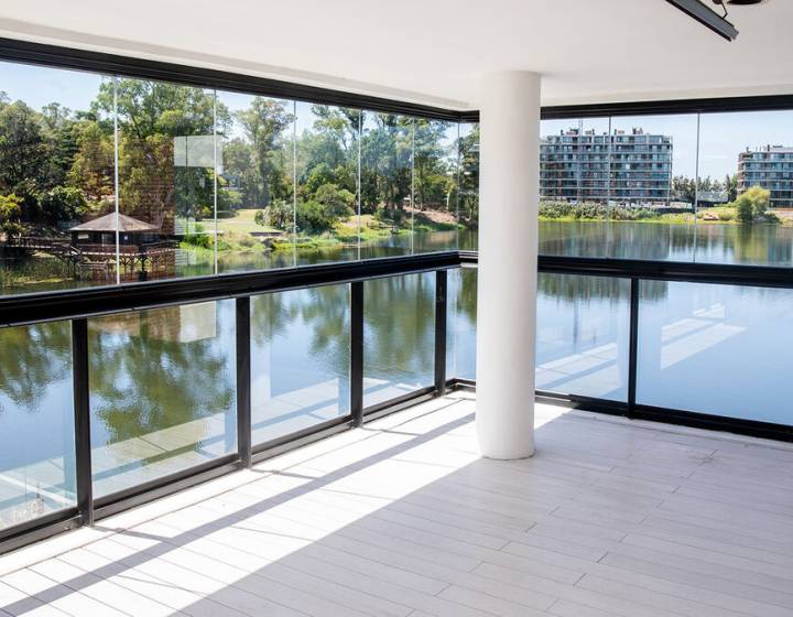 Apartamento con Vista al Lago en Bilú Carrasco