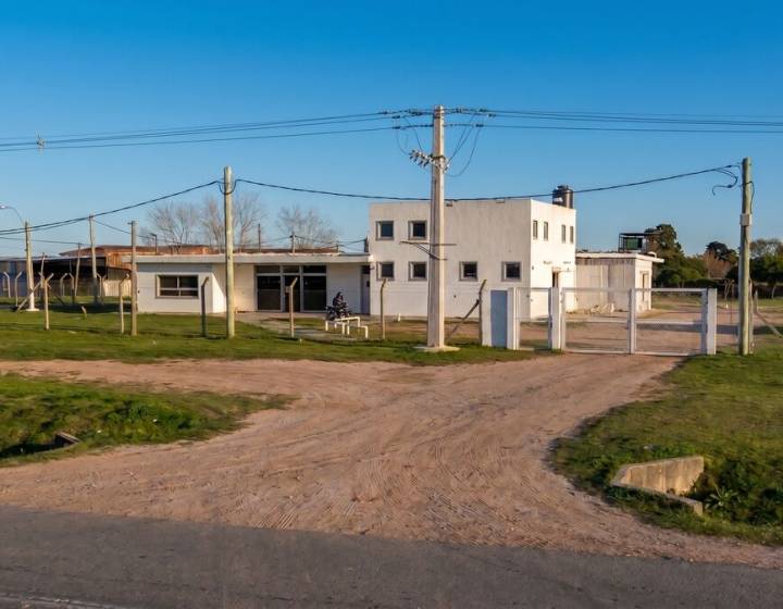 Terreno sobre Ruta 101
