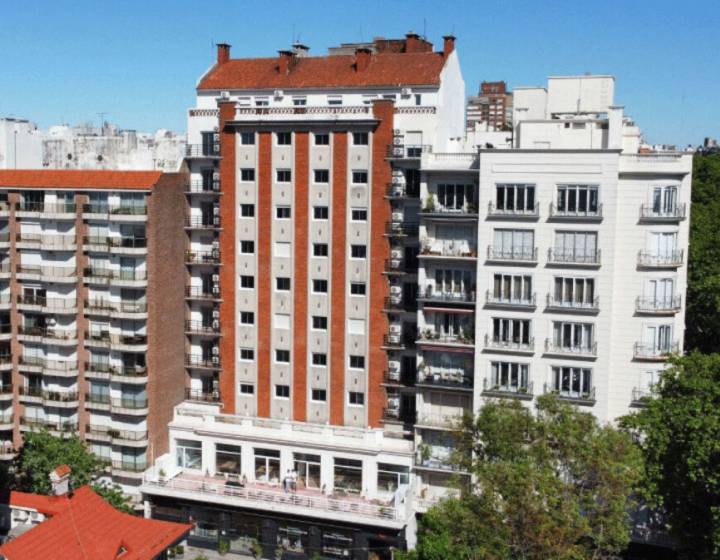 Oficina con Renta en Edificio Ermitage
