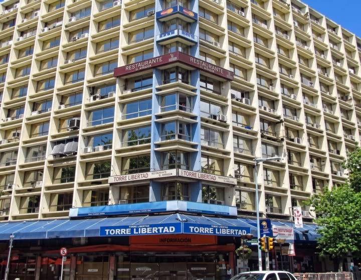 Oficina con Renta en Plaza Libertad