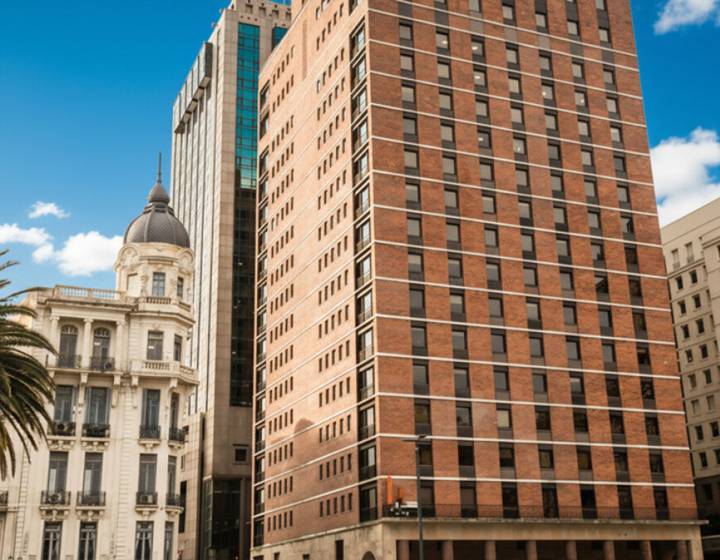 Oficina en Alquiler - Victoria Plaza Office Tower